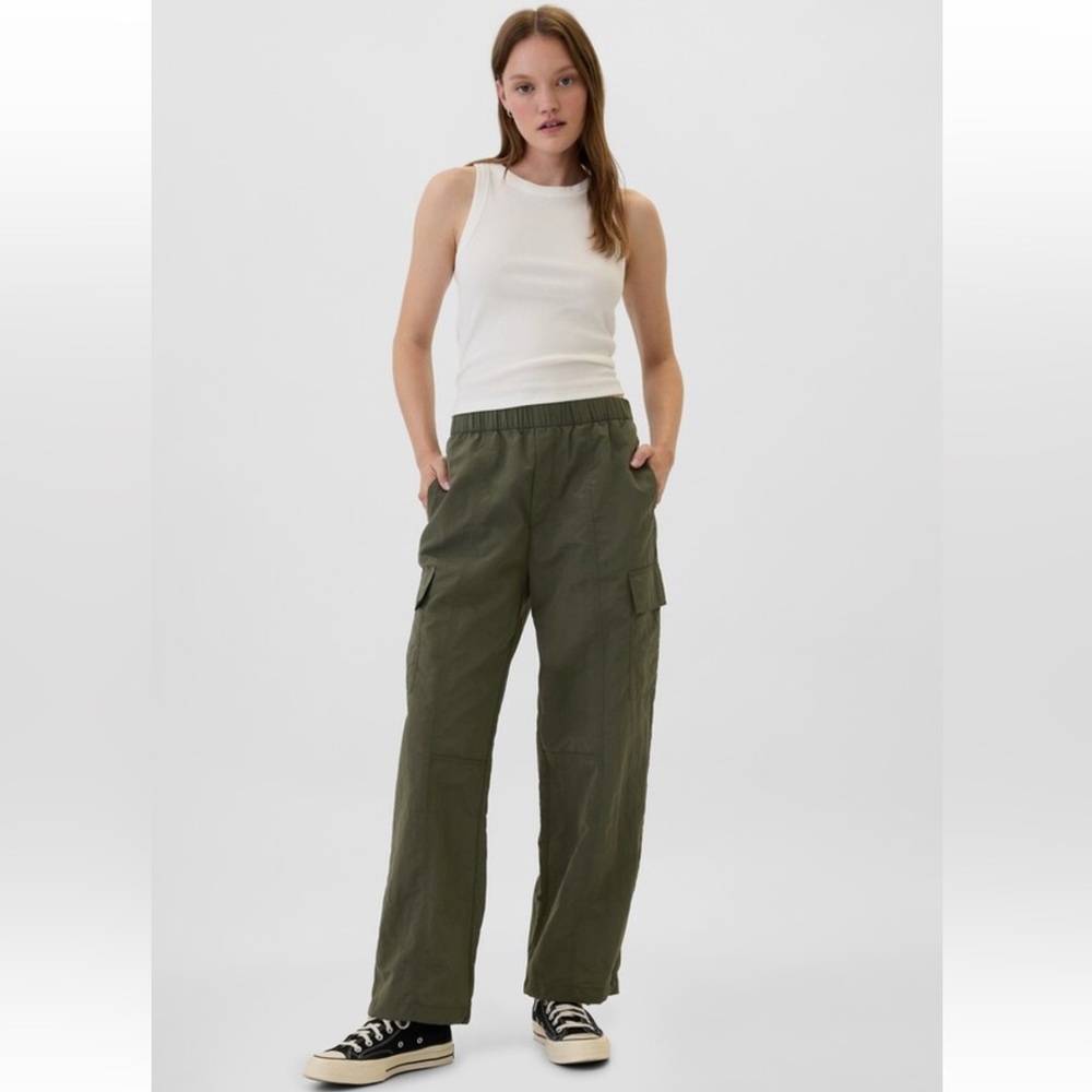 Gap Factory GapFit Parachute Cargo Pants size M